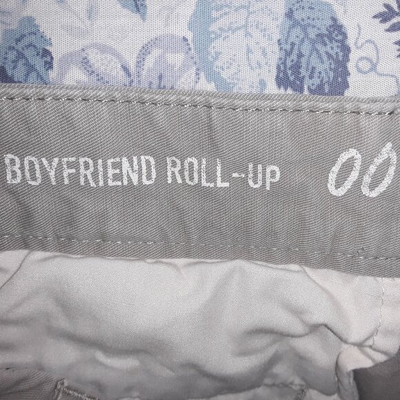 Khakis by Gap ladies size 00,boyfriend rollup light 100% cotton shorts - Picture 3 of 6
